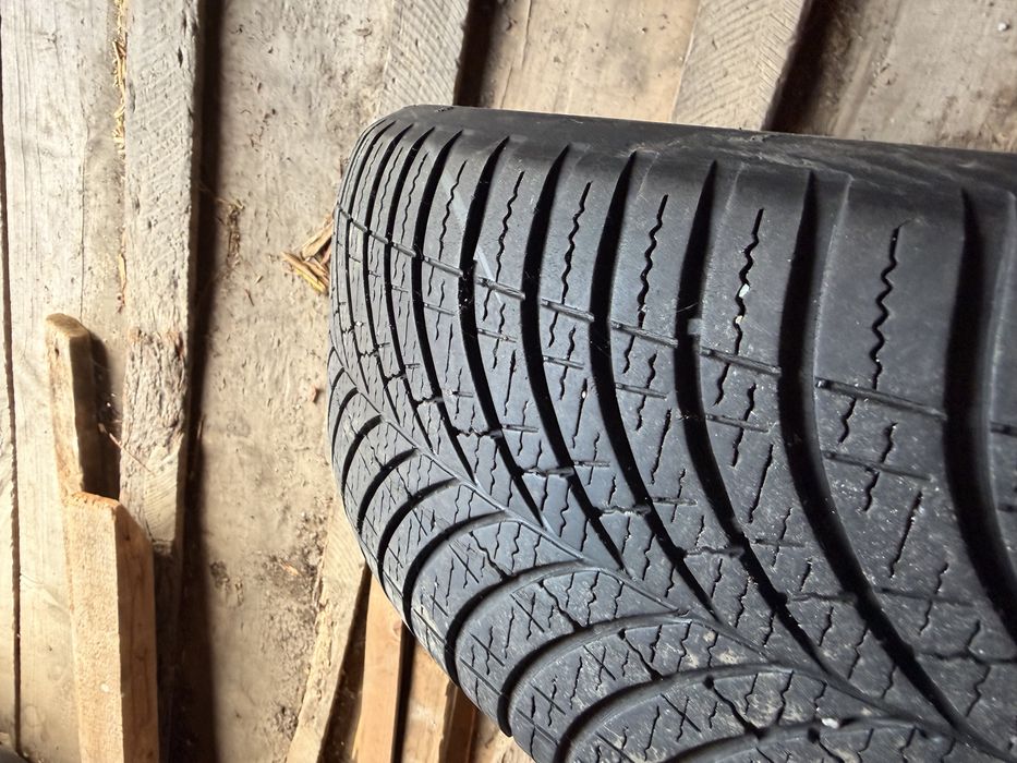 4 Anvelope Goodyear Vector 4Seasons – 215/60 R17 100H