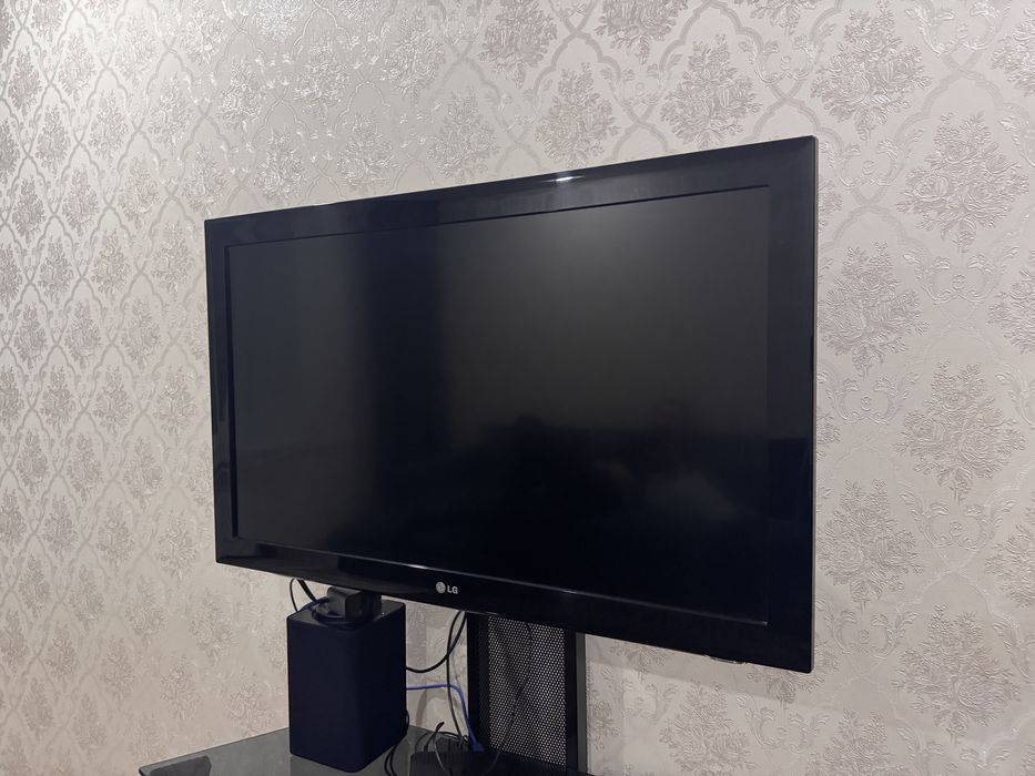 продам телевизор LG