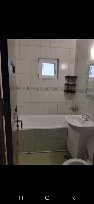 Inchiriez apartament