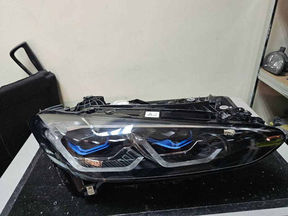 Десен фар за BMW 3 4 M3 M4 Laser G20 G22 G80 G82  в отлично състояние.