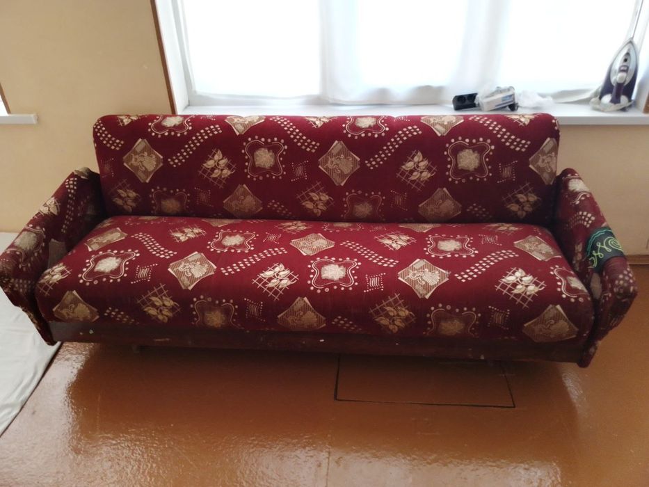 1  стенка. 1 шифонер  1. Диван  2 кресло