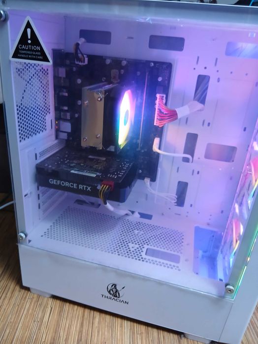 Настолен геймърски компютър, в гаранция