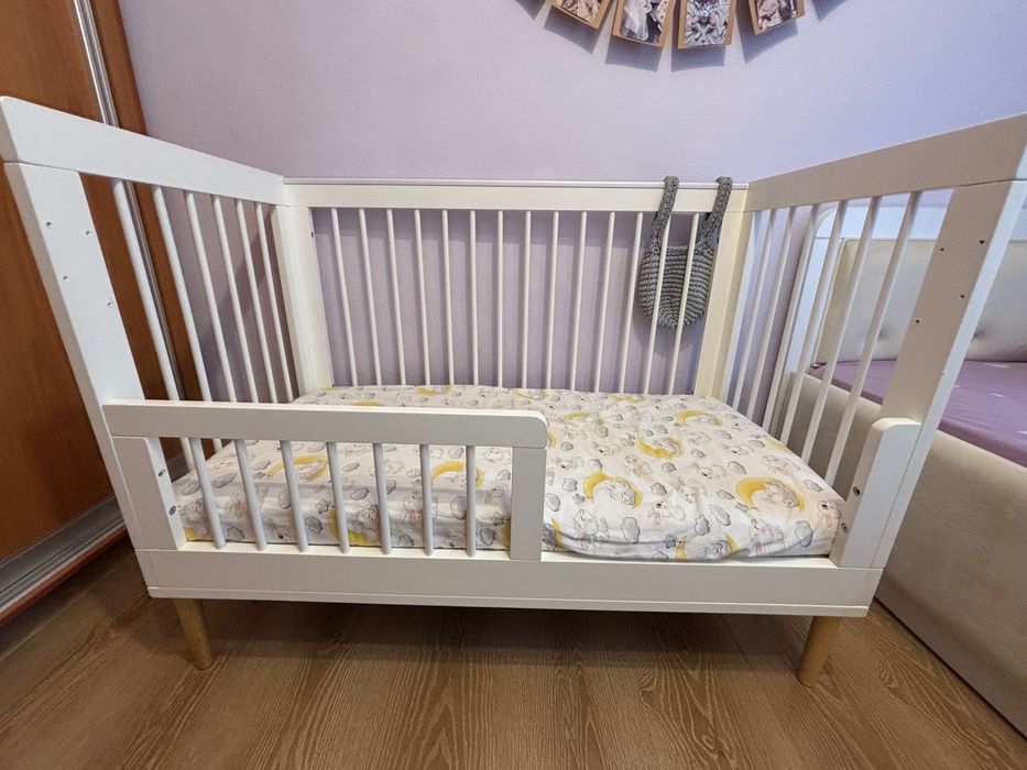 Продам детскую кроватку с матрасом