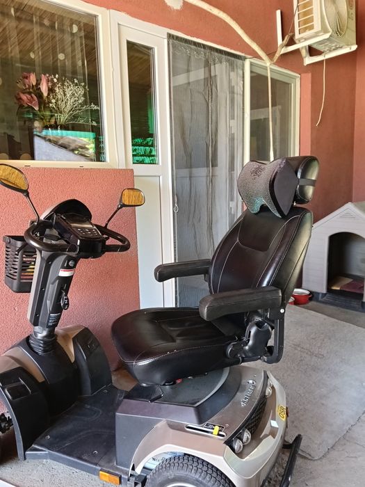 Scuter pentulți cu dizabilități sau bătrâni