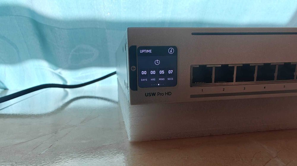Switch UniFi USW-Pro-HD-24 Multi-Gigabit 2.5G / 10G Etherlighting