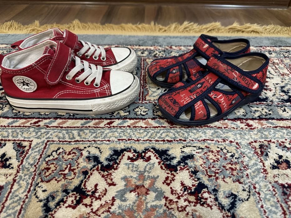 Продам детскую обувь