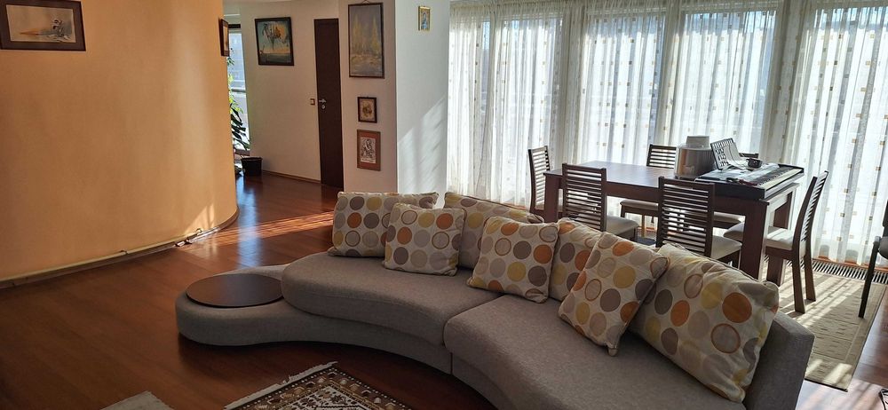 Penthouse - ultimele doua niveluri ale unui bloc langa parcul Titanii