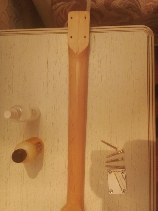 Гриф для электрогитары с колками