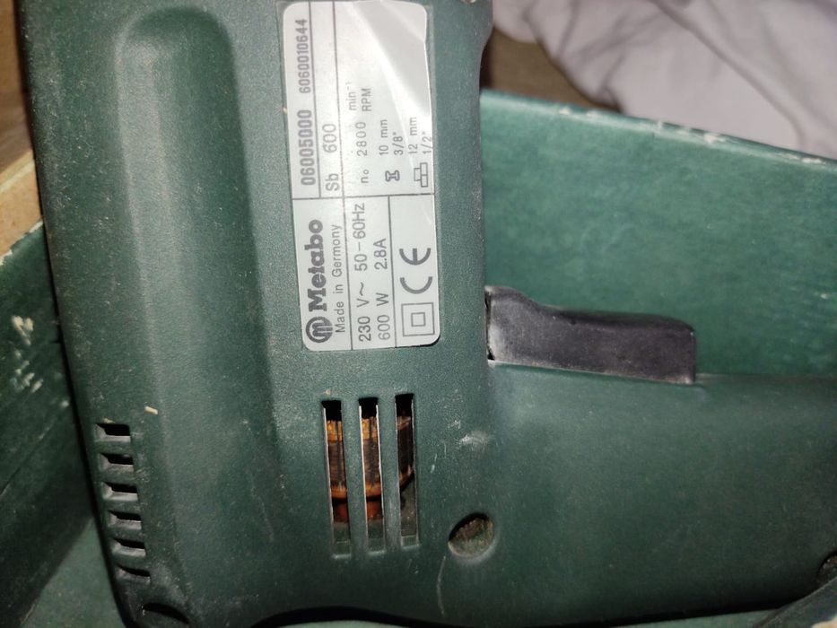 Ударная  дрель Metabo SB E 600 R+L. 
Мощность: 600 Ватт.
Тип: Э