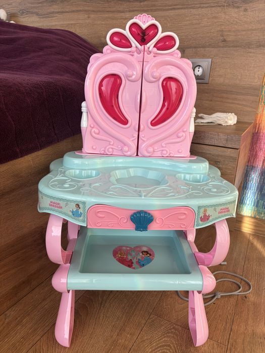 Тоалетка за момиче