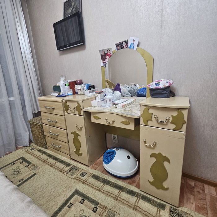 Продам спальный гарнитур