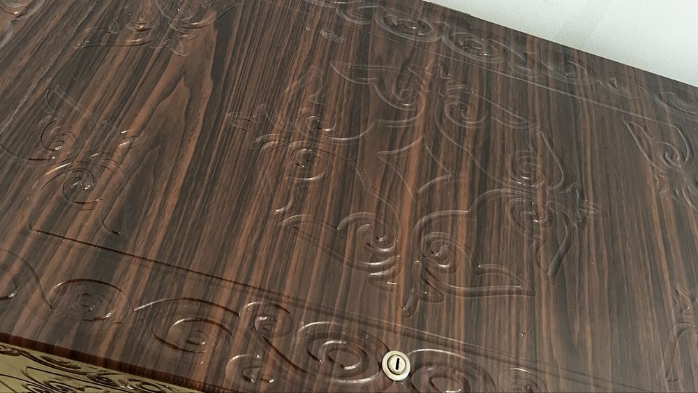 Сундук с посудами