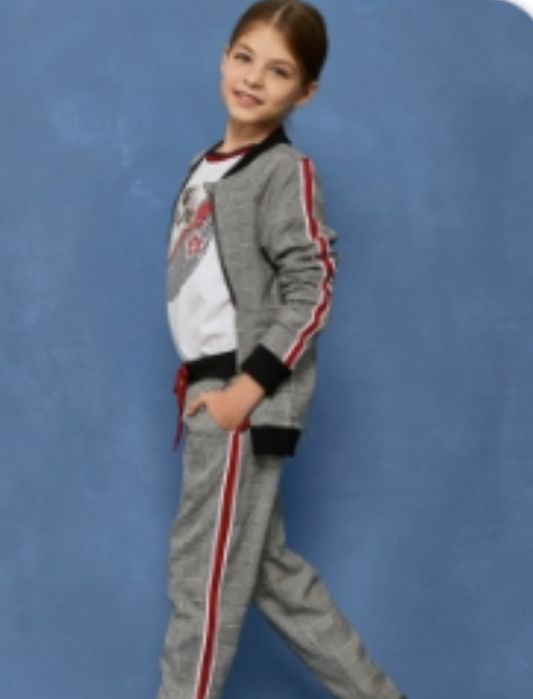 Новый. Стильный школьный бомбер.