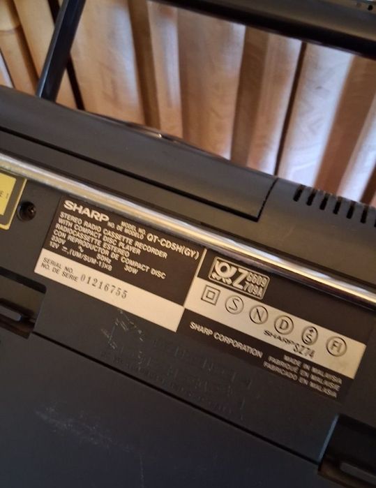 Radio-Casette Sharp.