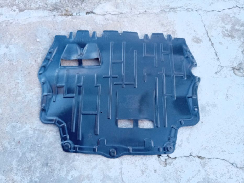 Кора под двигател VW Пасат Б7 НОВА