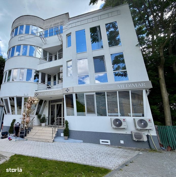 Spatiu comercial Birouri 208 mp + Terasa 196 mp
