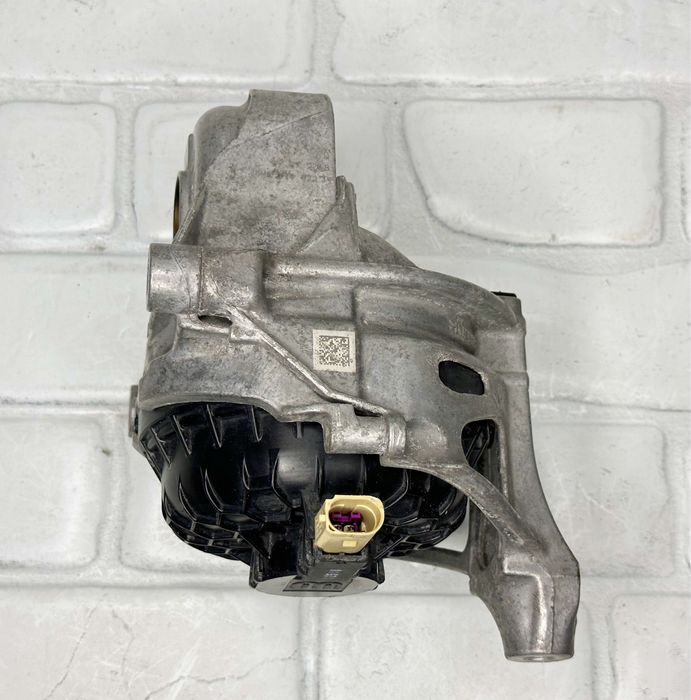 Десен Тампон двигател AUDI A6 A7 A8 Q7 3.0 Бензин 4M0199372FE