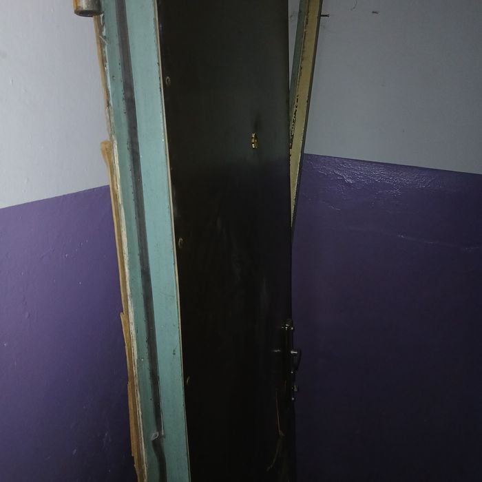 Дверь металлическая. б/у