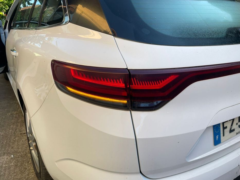 Renault megane 4 break 2021 ușor avariata 1,5 dci