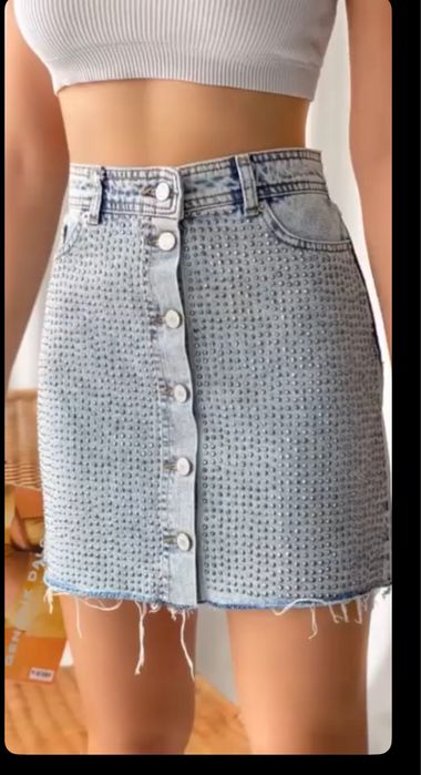 Официална пола с камъни