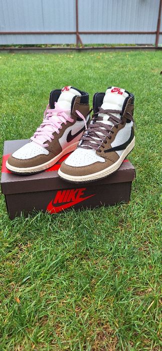 Jordan 1 x travis scott mocha 44.5
