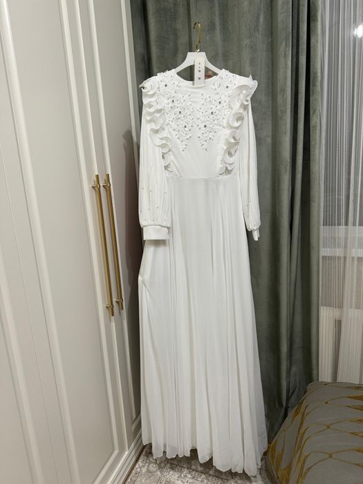 Платье белое; новое; Турция