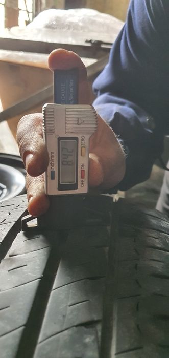 Гуми 2бр 215/70/15с - 1бр- 115лв