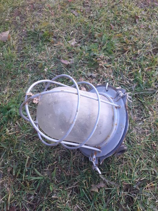 Продам светильник уличный
