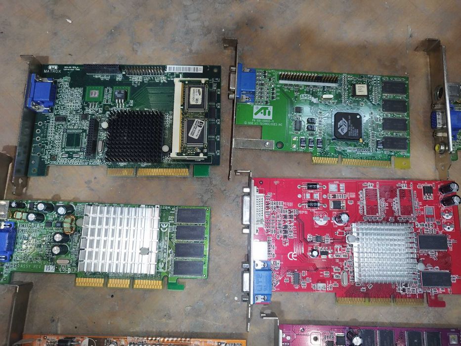 Placi video slot AGP