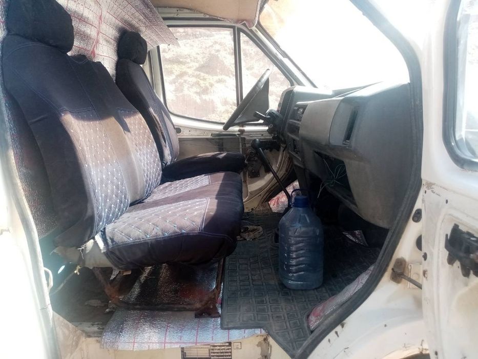 Ford transit sotiladi