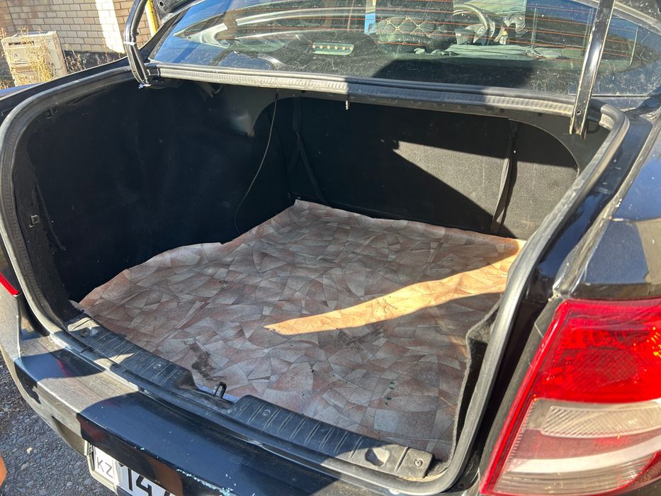 Машина Лада Гранта