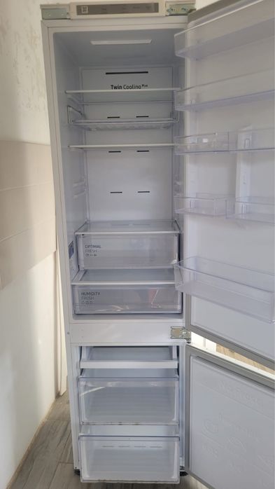 холодильник встраиваемый