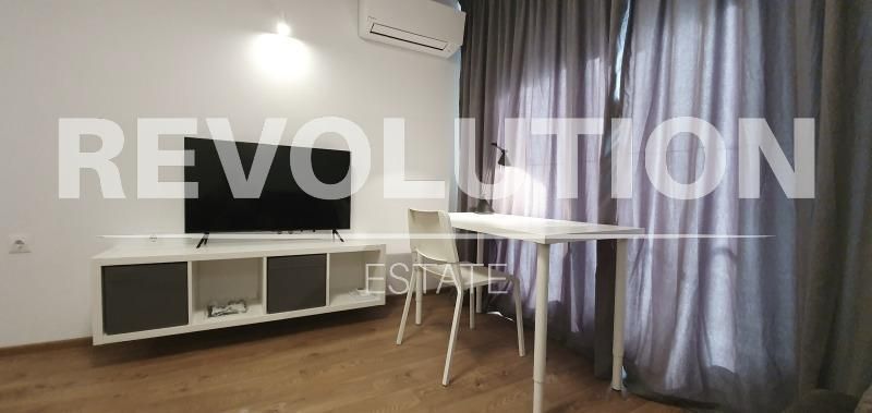 Дава се под наем Тристаен апартамент в Варна, ВИНС - 80 кв.м за 800 € - Снимка #1