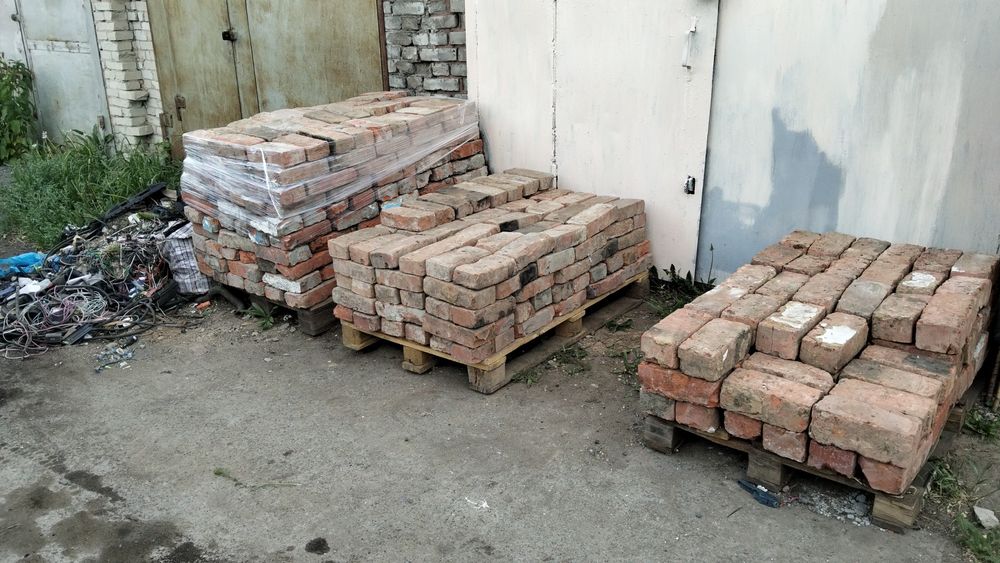Продам    кирпич