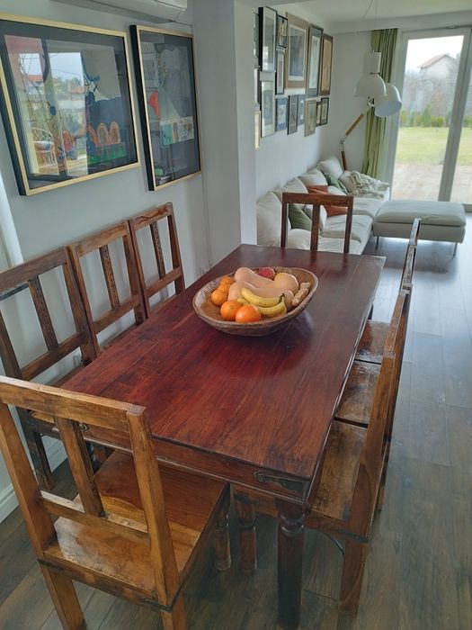 Трапезна маса със столове масив.