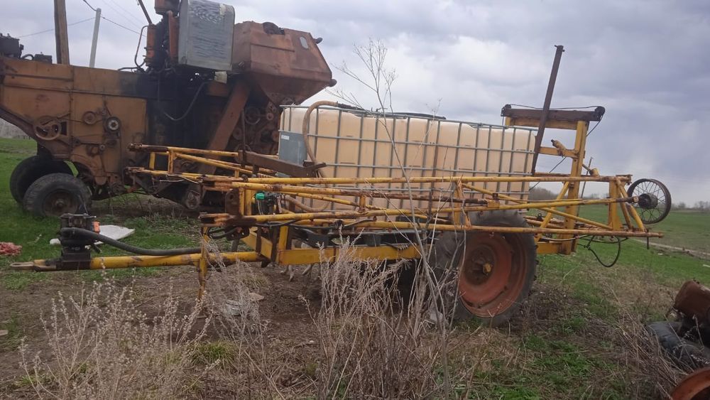Продам опрыскиватель захват  18м.