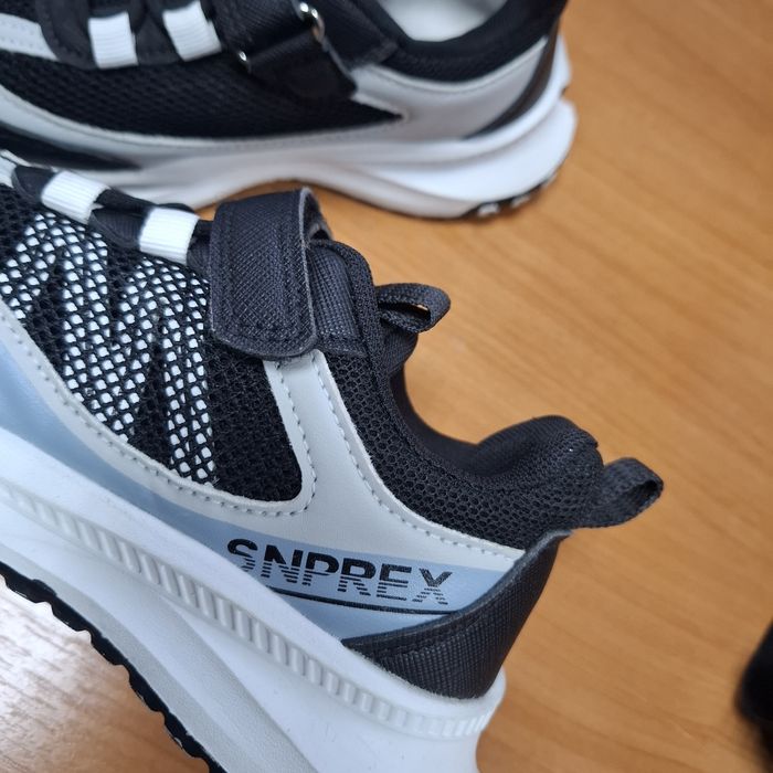 Продам детские кроссовки