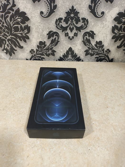 Коробка от iPhone 12 pro max