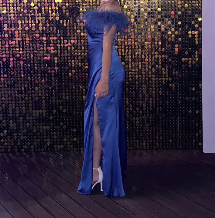 Элегантное вечернее платье