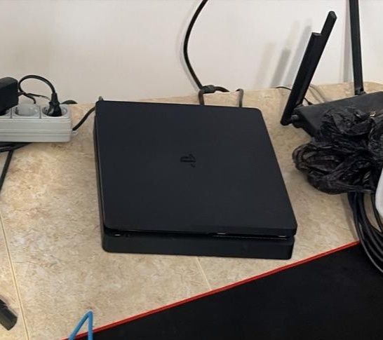 PlayStation 4 series 1Tb