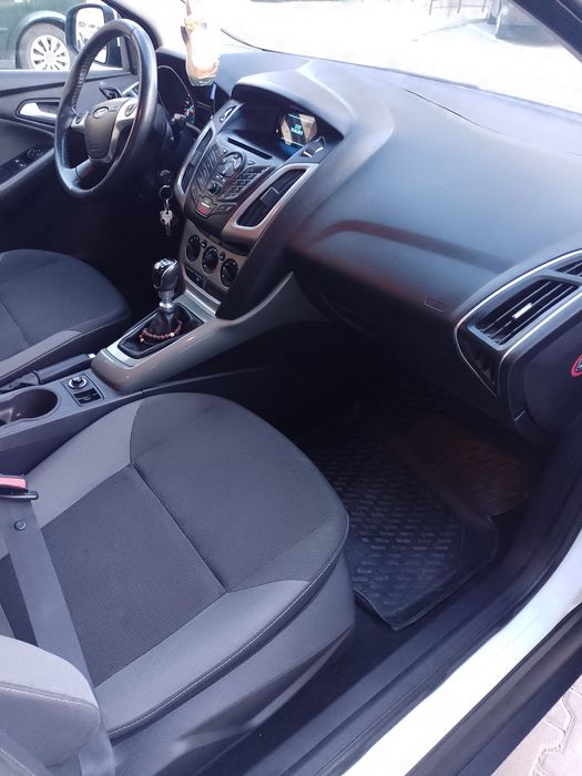 Vând Ford focus lll