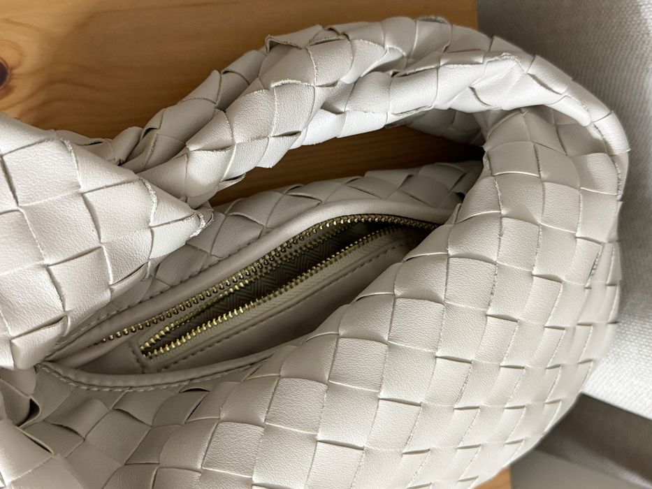 Сумка белая bottega