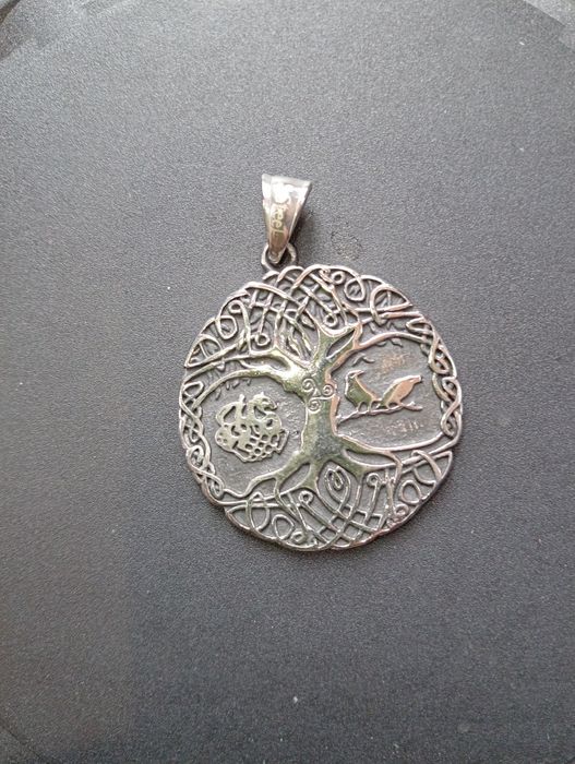 Медальони  стомана.