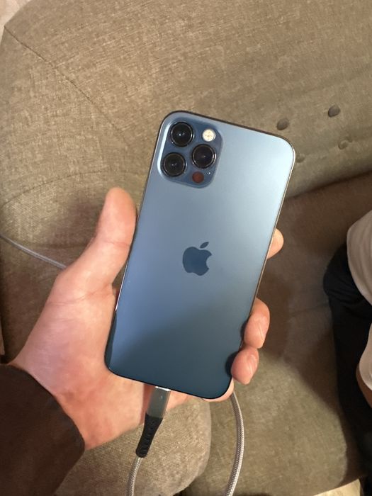 İphone 12 pro   .