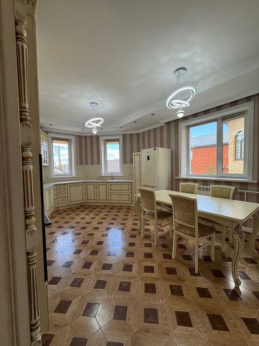 Просторный дом, 263.8 м², А. Попова