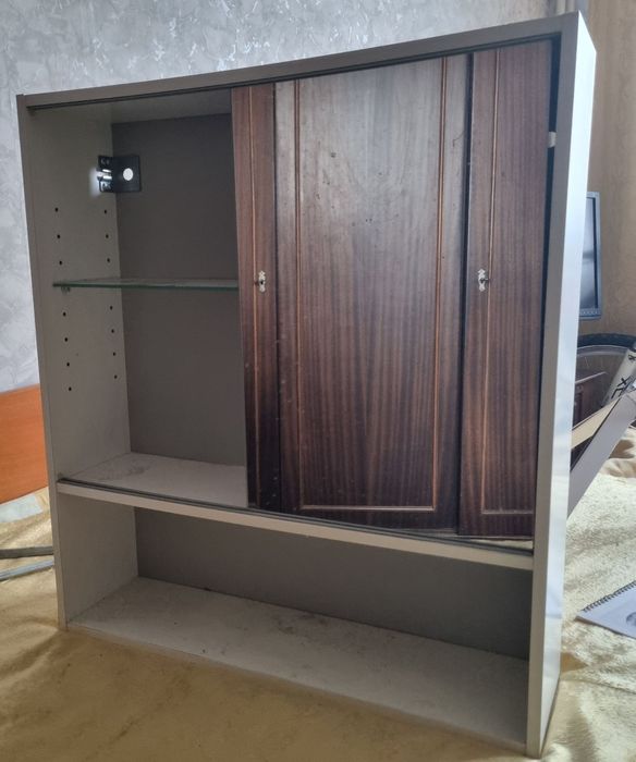 Шкаф за баня, използван