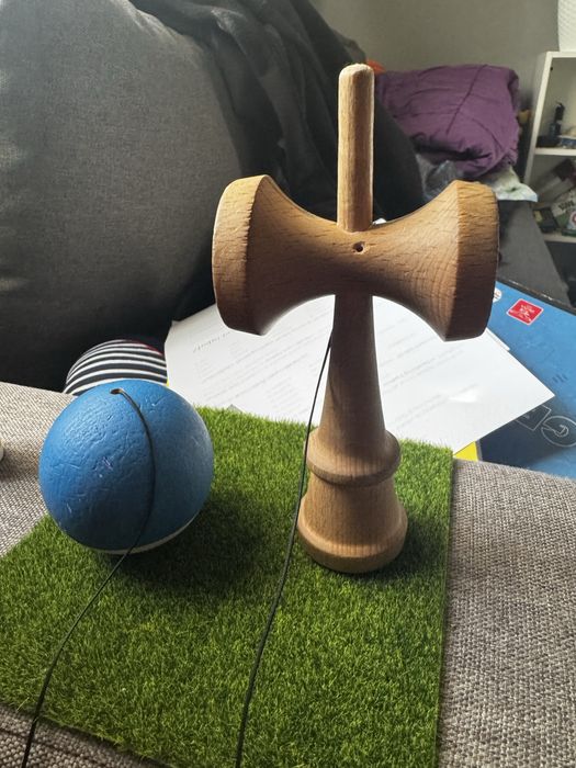 Kendama krom.