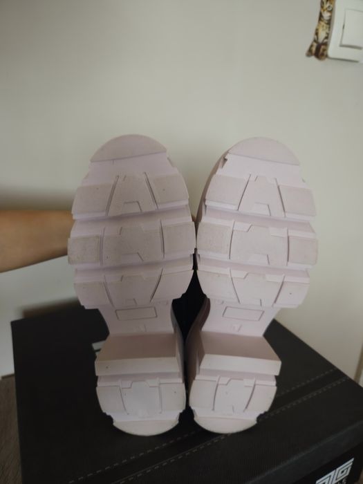 Обувки ,пише 36 но отговаря на 37