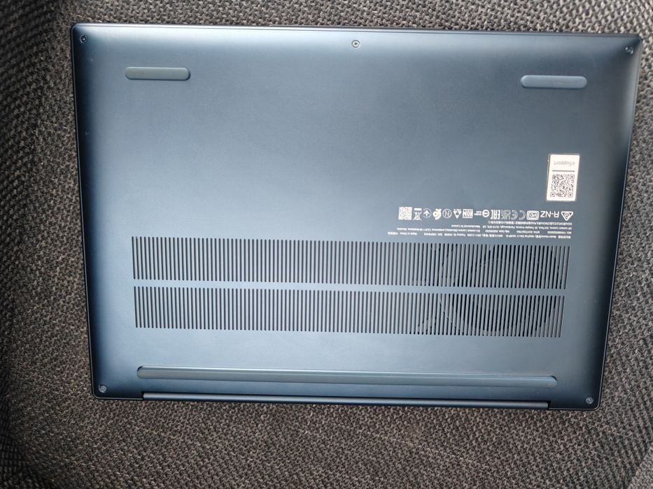 Lenovo cu OLED, 32gb DDR5, ryzen 7, video 4gb,  ultrabook ca NOU