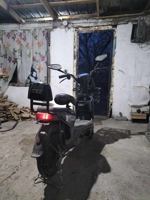 Электро скутер продам